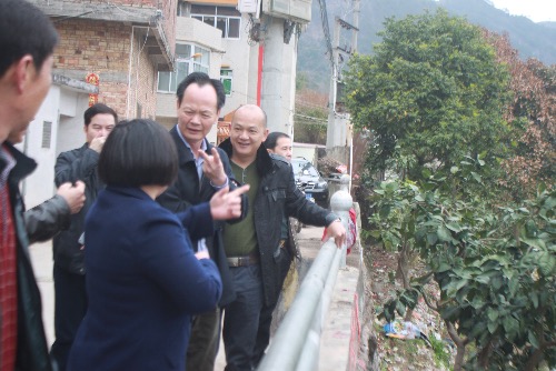 市委书记李水华到饶平县上饶镇检查指导 "文明镇街,文明村居"创建工作